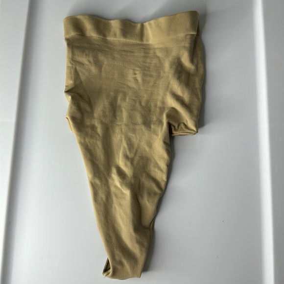 NWOT SKIMS SEAMLESS SCULPT HIGH WAISTED THONG CLAY XS - Picture 4 of 6